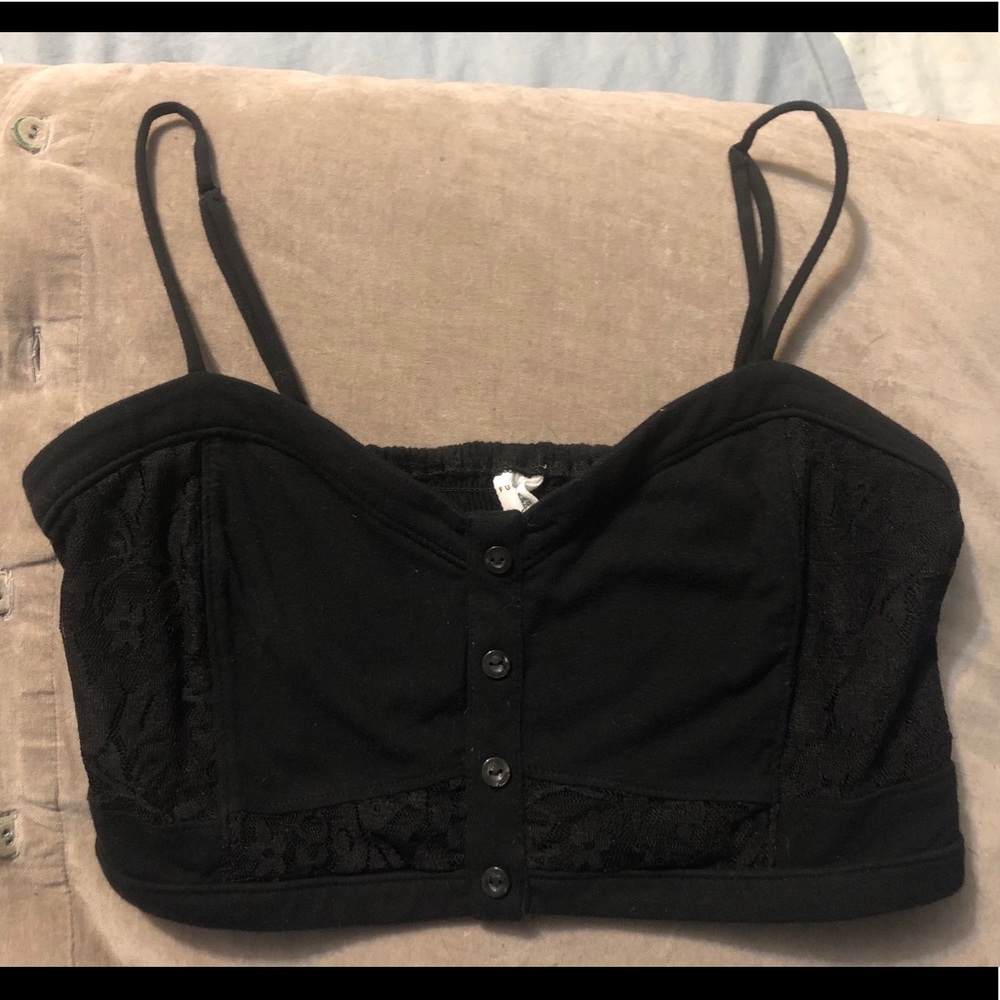 Tilly’s black crop top